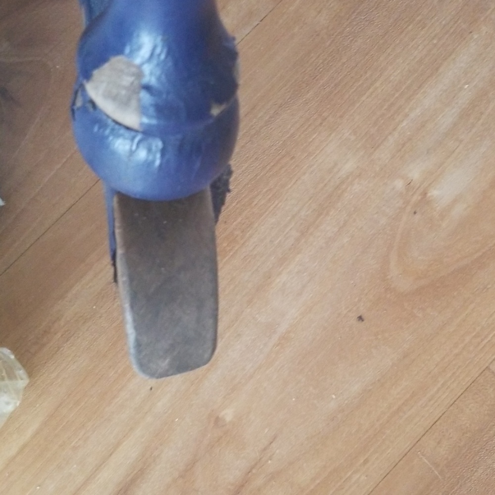 Giant Blue Rocking Chair - Picture 4 of 7